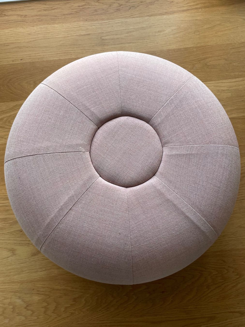 Fritz Hansen Hocker: Fritz Hansen Hocker/ Pouf „Sakura“ – Gebraucht aus Zürich von smireya 2