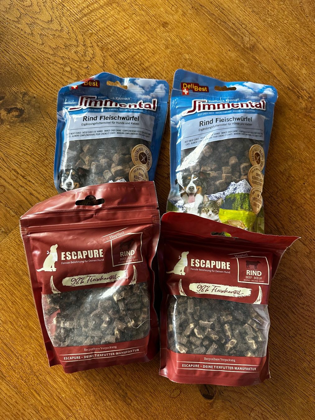 Mangimi: Leckerli Simmental & Escapure Rind je 2 Pkg neu – Nuovo e nell'imballaggio originale da Niederbüren venduto da Hudi_1974