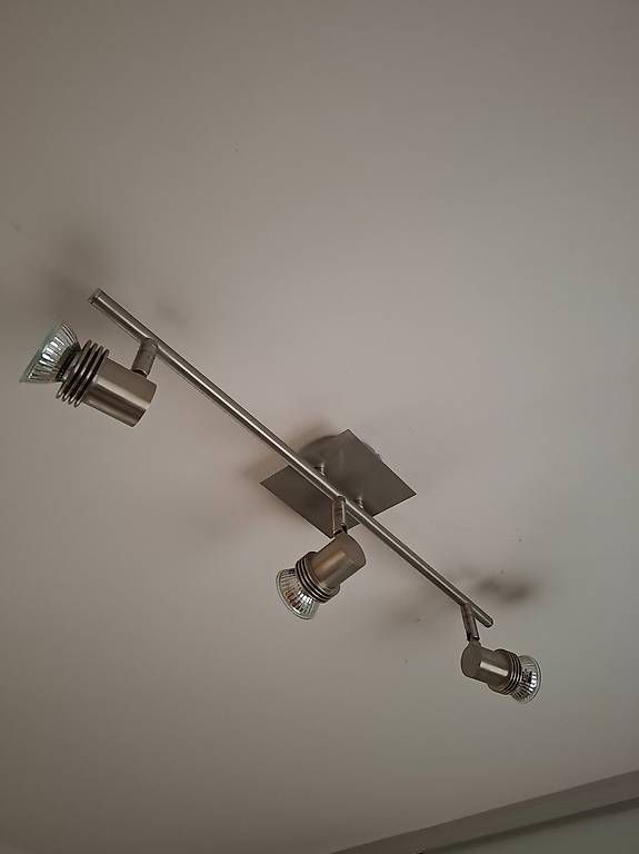 Lampen: Aluminiumleuchte mit 3 Leuchtmitteln – Gebraucht aus Niederuzwil von Liberatopixel 1