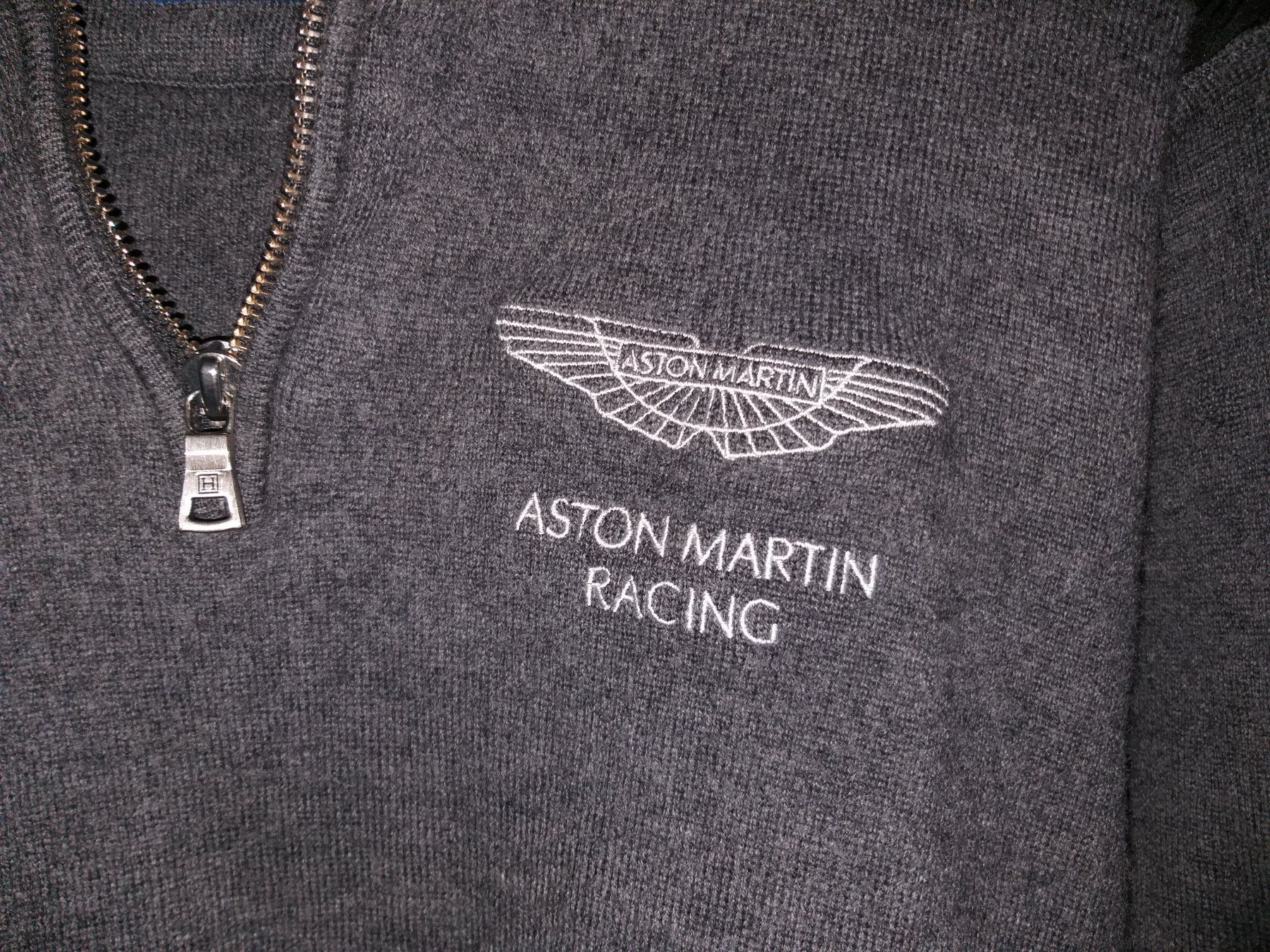 Pulls et sweat-shirts: ASTON MARTIN by HAKETT  Pullover Taille / Grosse M ( 8-10 ) – D'occasion à Cossonay-ville par Super-Price-Quality 2