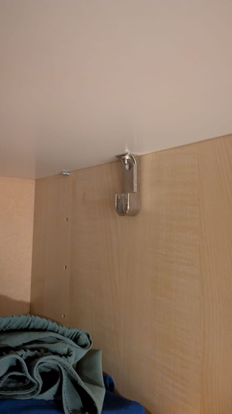 Schränke: Armoire à vêtements – Gebraucht aus Fribourg von Kulochu 3