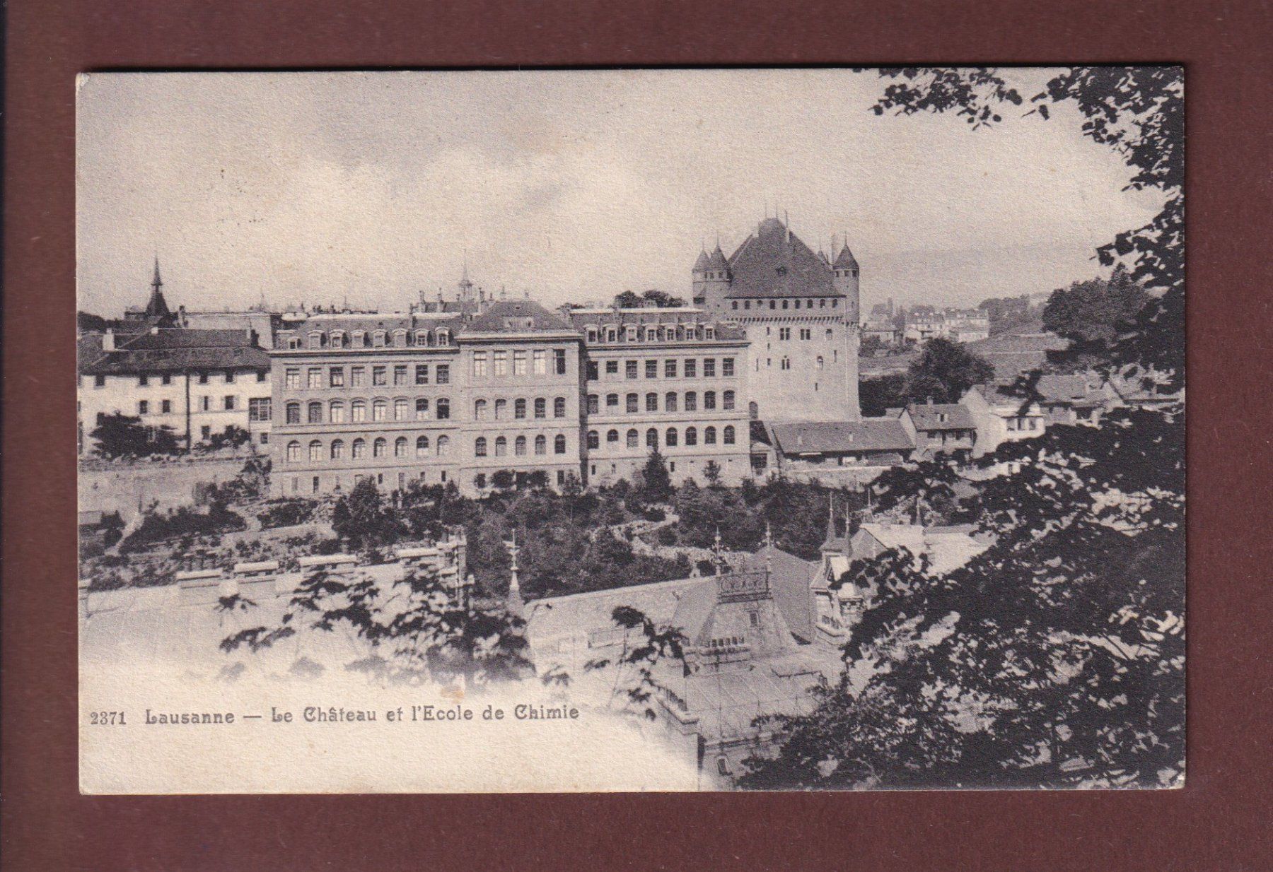 Cartoline postali: LAUSANNE - Ecole de Chimie - Château – Usato da Pully venduto da nicecards