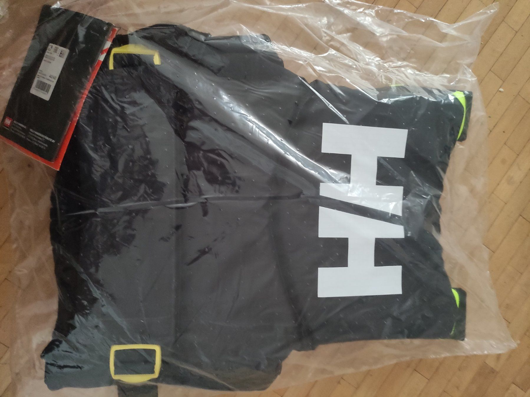 Helly Hansen Giubbotti di salvataggio: Neu Schwimmweste 40-60kg HH – Nuovo e nell'imballaggio originale da Dagmersellen venduto da L.Ga. 2