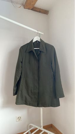 Olivefarbener Übergangsmantel Grösse 38