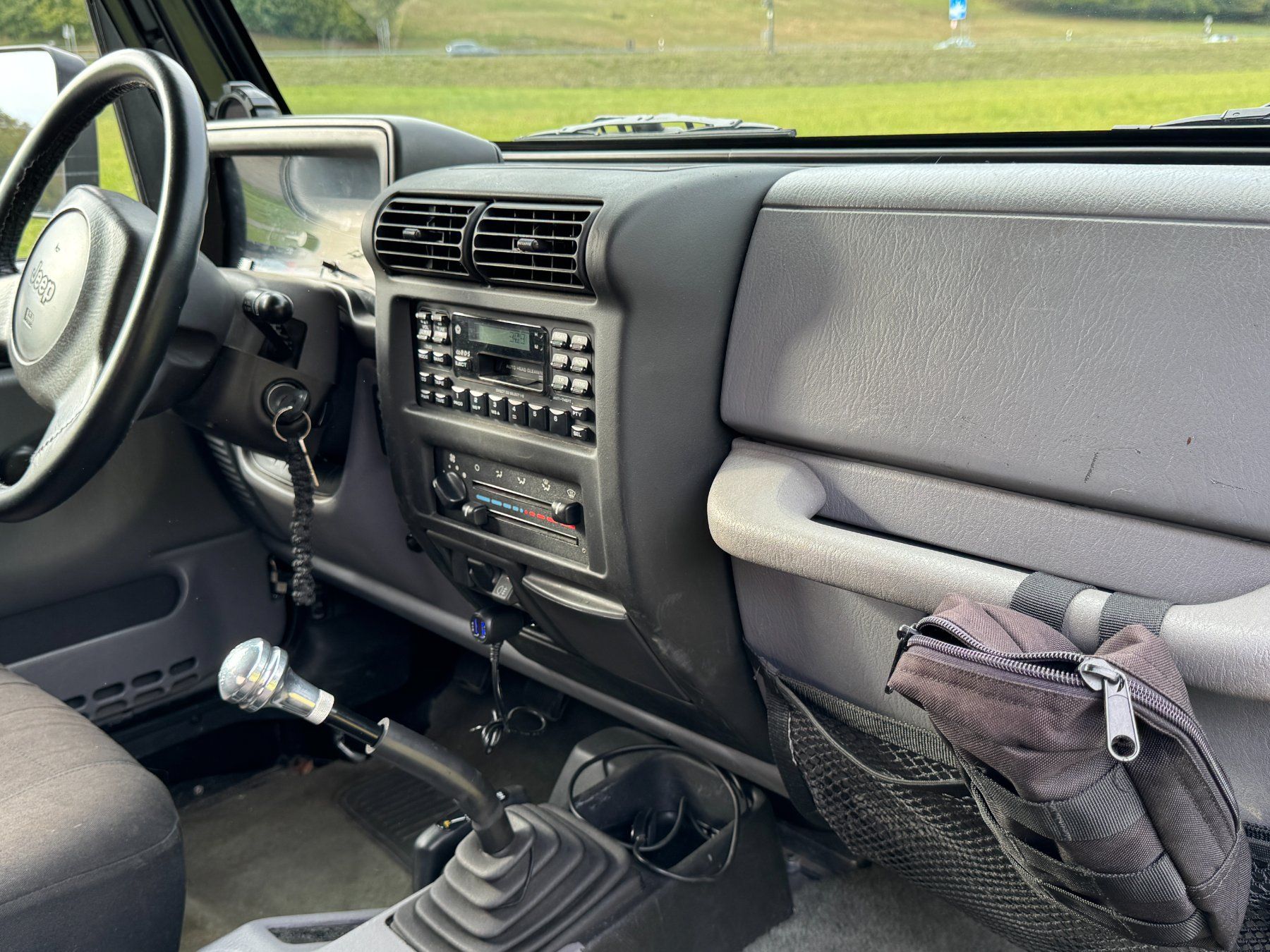 Jeep Automobili: Jeep Wrangler TJ – Usato da Bergdietikon venduto da Cummins 9