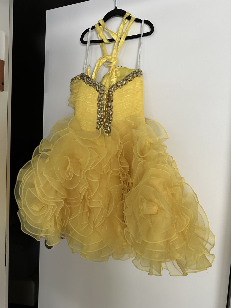 Vestiti: Gelbes Ballkleid – Usato da Rudolfstetten venduto da Jenna.Bananna 1