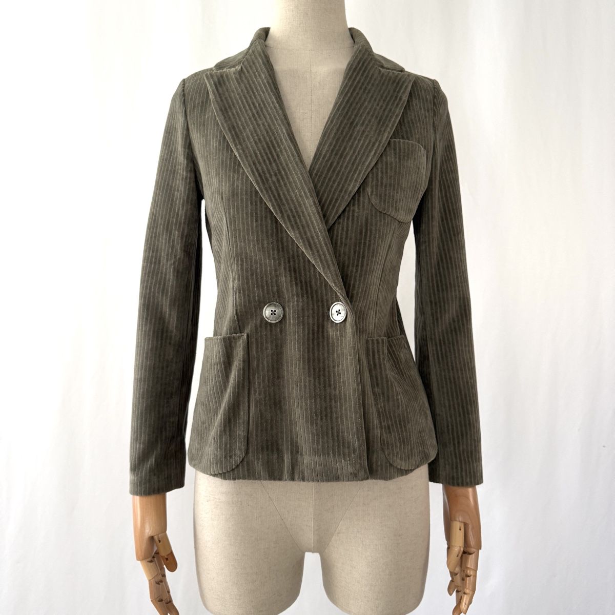 Circolo Giacche: CIRCOLO 1901 Velvet Cotton Jacket – Nuovo (secondo la descrizione) da Emmen venduto da Colette-Juliette