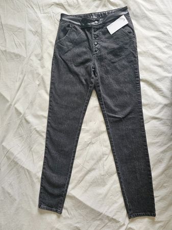 NEU Kendall & Kylie Skinny Jeans mit Leder-Bund Gr. 29