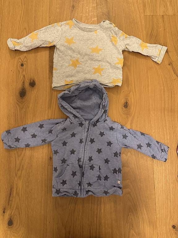 Maglioni & Felpe: Sternen Pullover und Jacke, Grösse 74, 2 Stück – Usato da Oltingen venduto da Funnyface