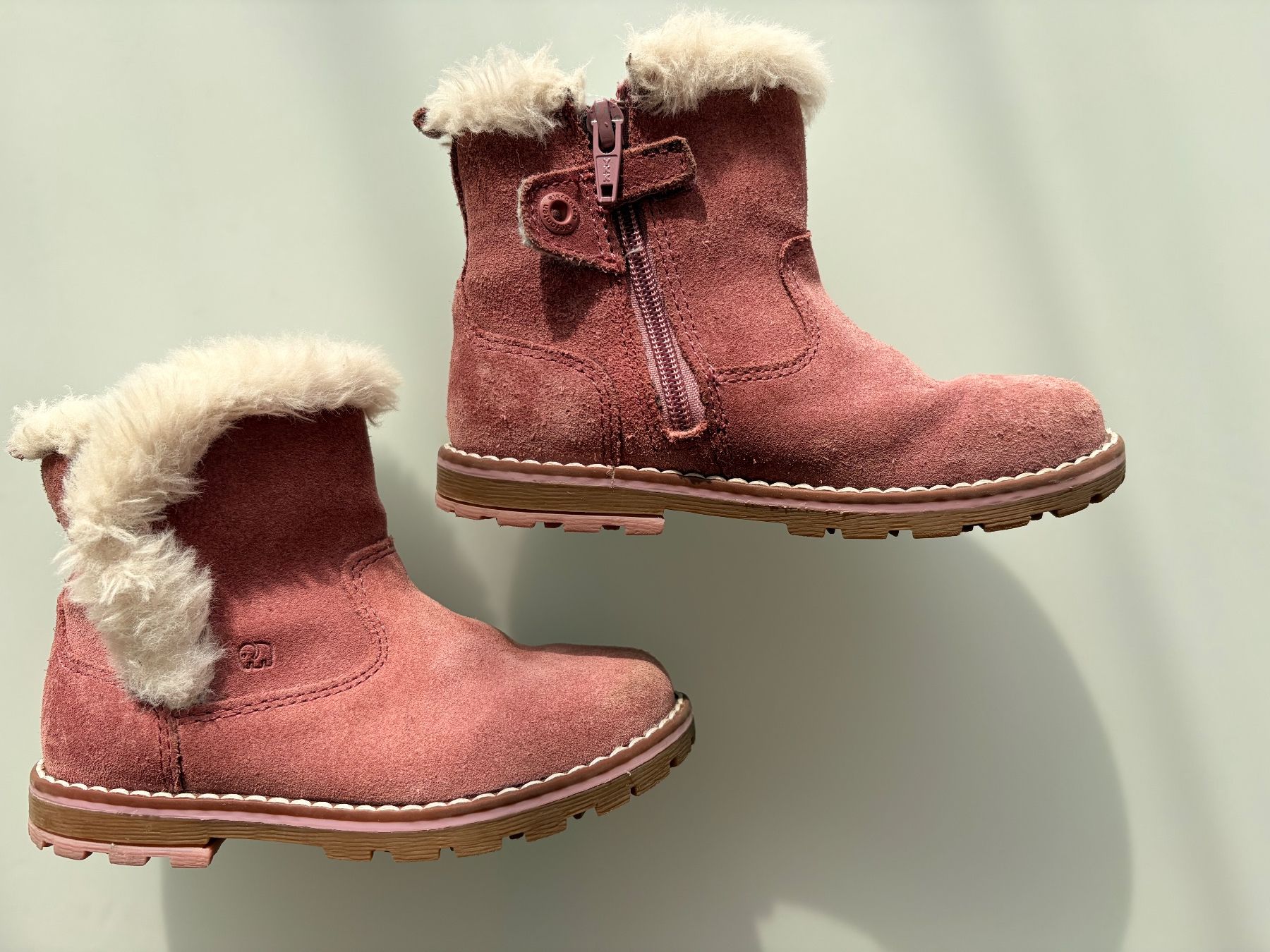 Elefanten Schuhe für Mädchen: Elefanten Grösse 24 – Gebraucht aus Lohn-Ammannsegg von LaCoLiNe