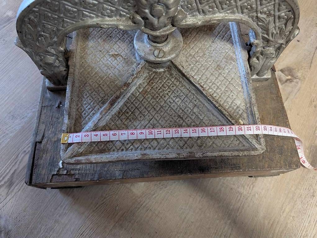 Tutti gli attrezzi: Presse ancienne – Usato da Sorens venduto da jd.silva 2