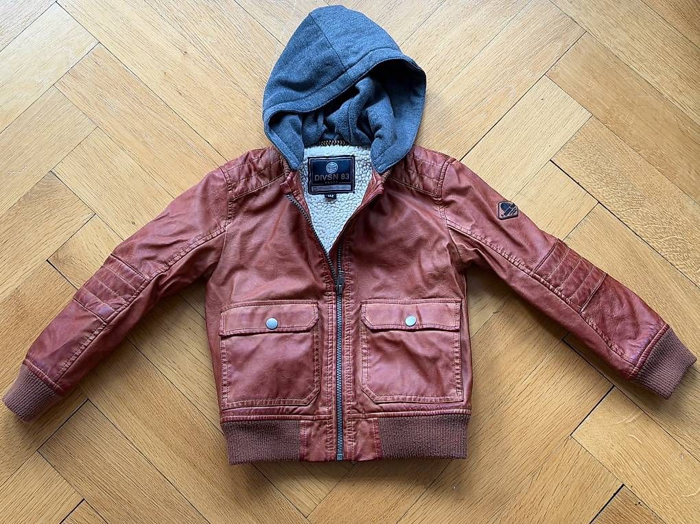 Jacken & Mäntel: Coole Winterjacke/Pilotenjacke 122 – Gebraucht aus Basel von zzzth77x