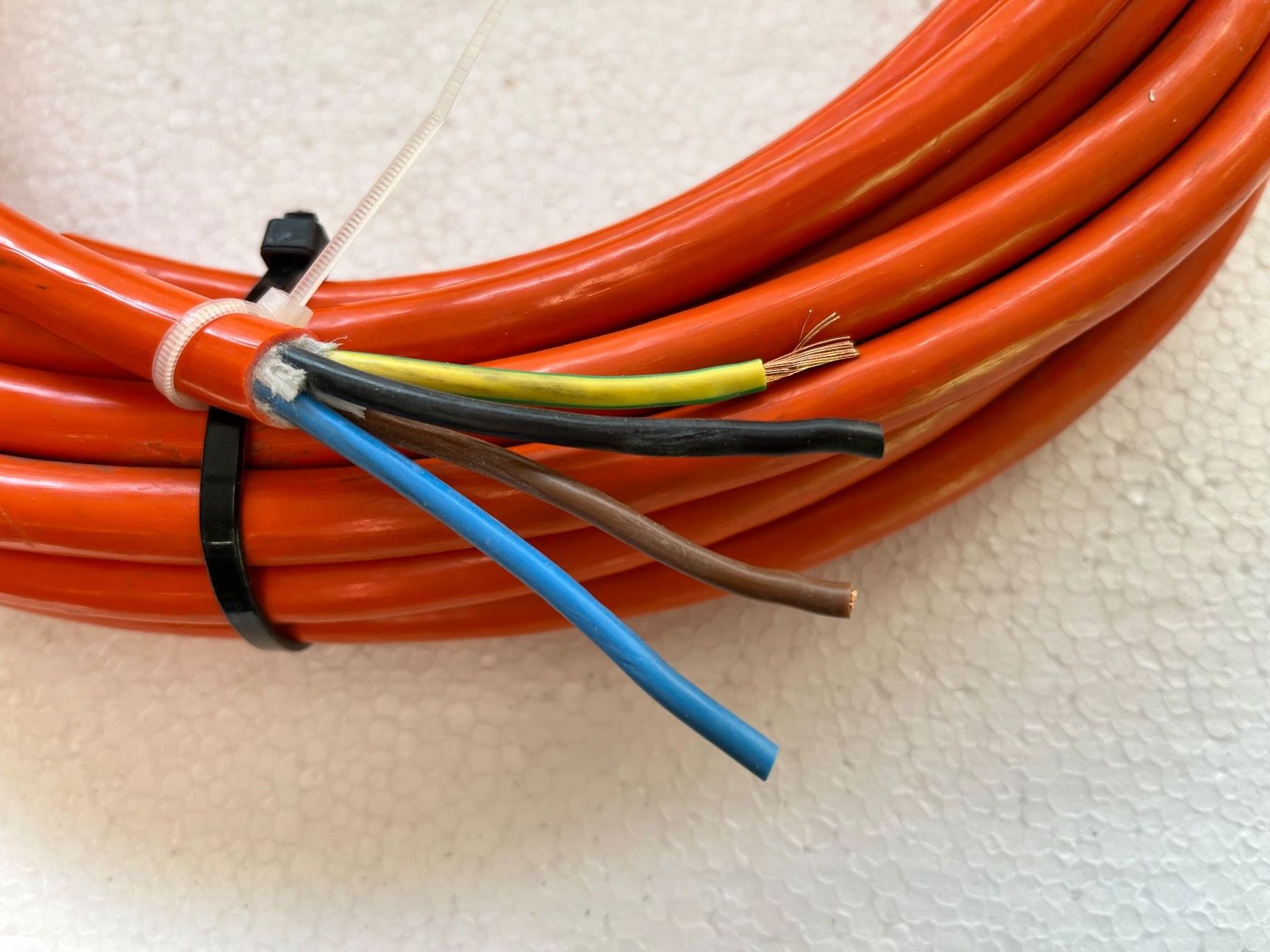 Kabel: G-Pur Kabel 4x2.5mm/2 – Gebraucht aus Küblis von hypofacto 1