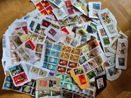 Briefmarken meist Schweiz zum Ablösen - tolles Lot ab 1.--!