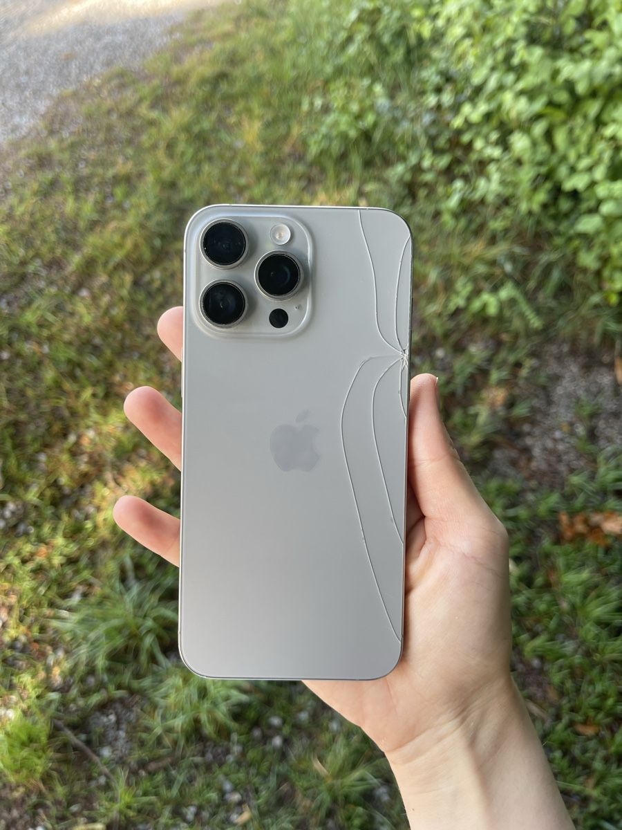 Apple Handys / Smartphones: iPhone 15 Pro Max 256gb – Defekt aus Zürich von kuk_s8v5 1
