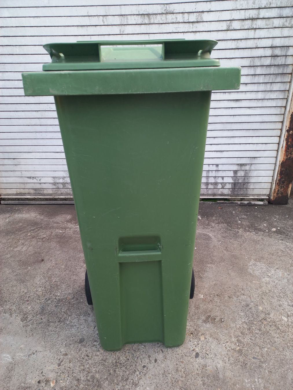Sonstiges für Büro & Gewerbe: wenig gebrauchter Grüncontainer 140L Grüngut - Container – Gebraucht aus Dulliken von Dullikenlerchclassic