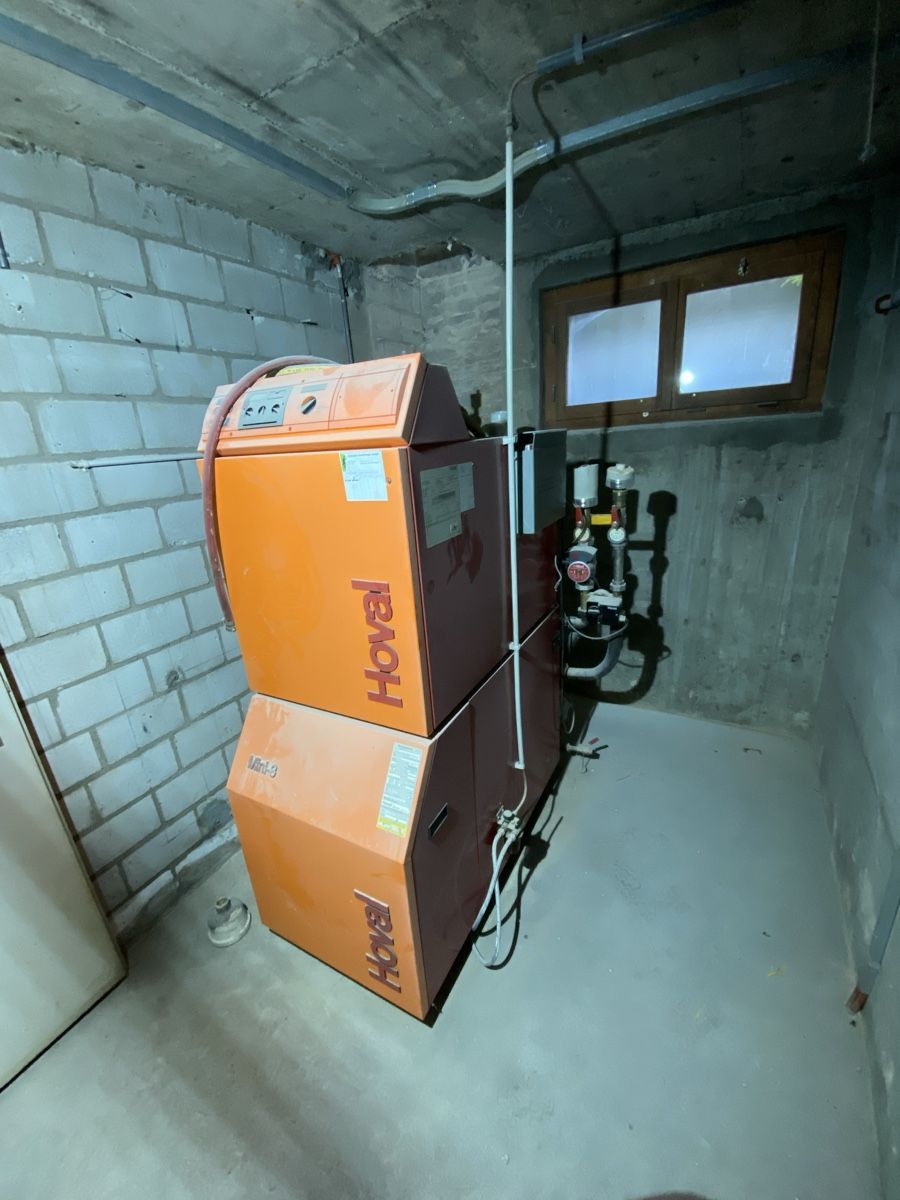 Hoval Radiatori: Hoval Ölheizung – Usato da Zürich venduto da Fairy07 1