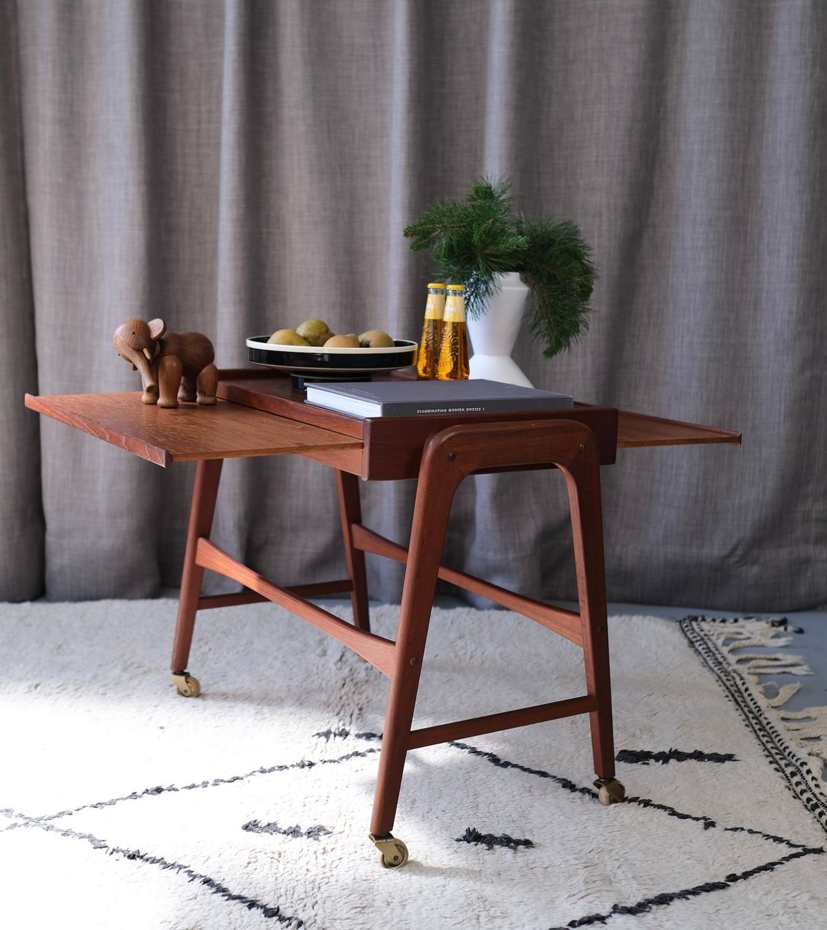 Dessertes: Danish Teak serving cart 1960,s – D'occasion à Bern par Zmodern_VIN 8