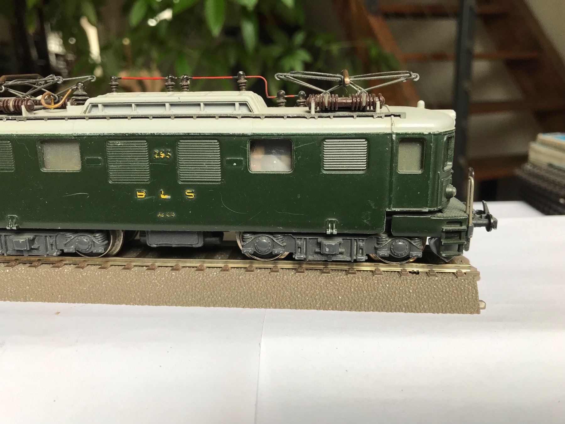 Trix Modellini di ferrovie: trix express Ae 4/4 der BLS dunkelgrün – Usato da liestal venduto da makai05 5
