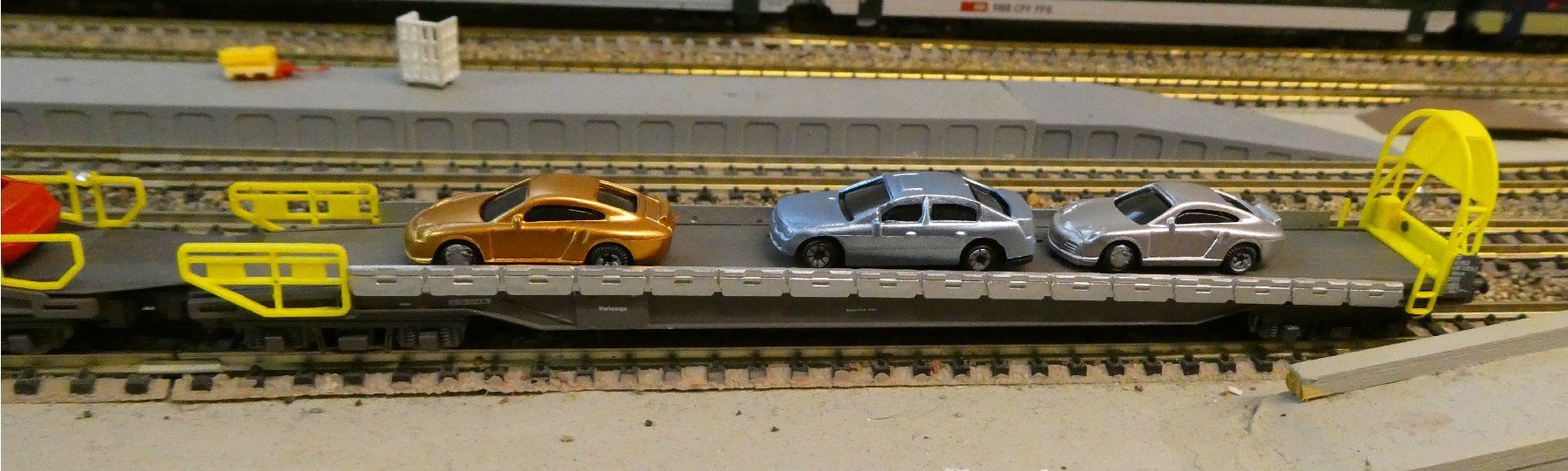 Hobbytrain Modelleisenbahnen: 7 Hobbytrain Autowagen mit 25 PW – Neu (gemäss Beschreibung) aus Rupperswil von Ropi03 7