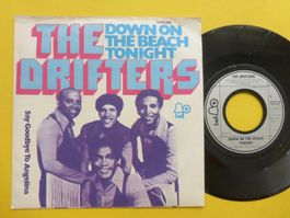 The Drifters – Down On The Beach Tonight