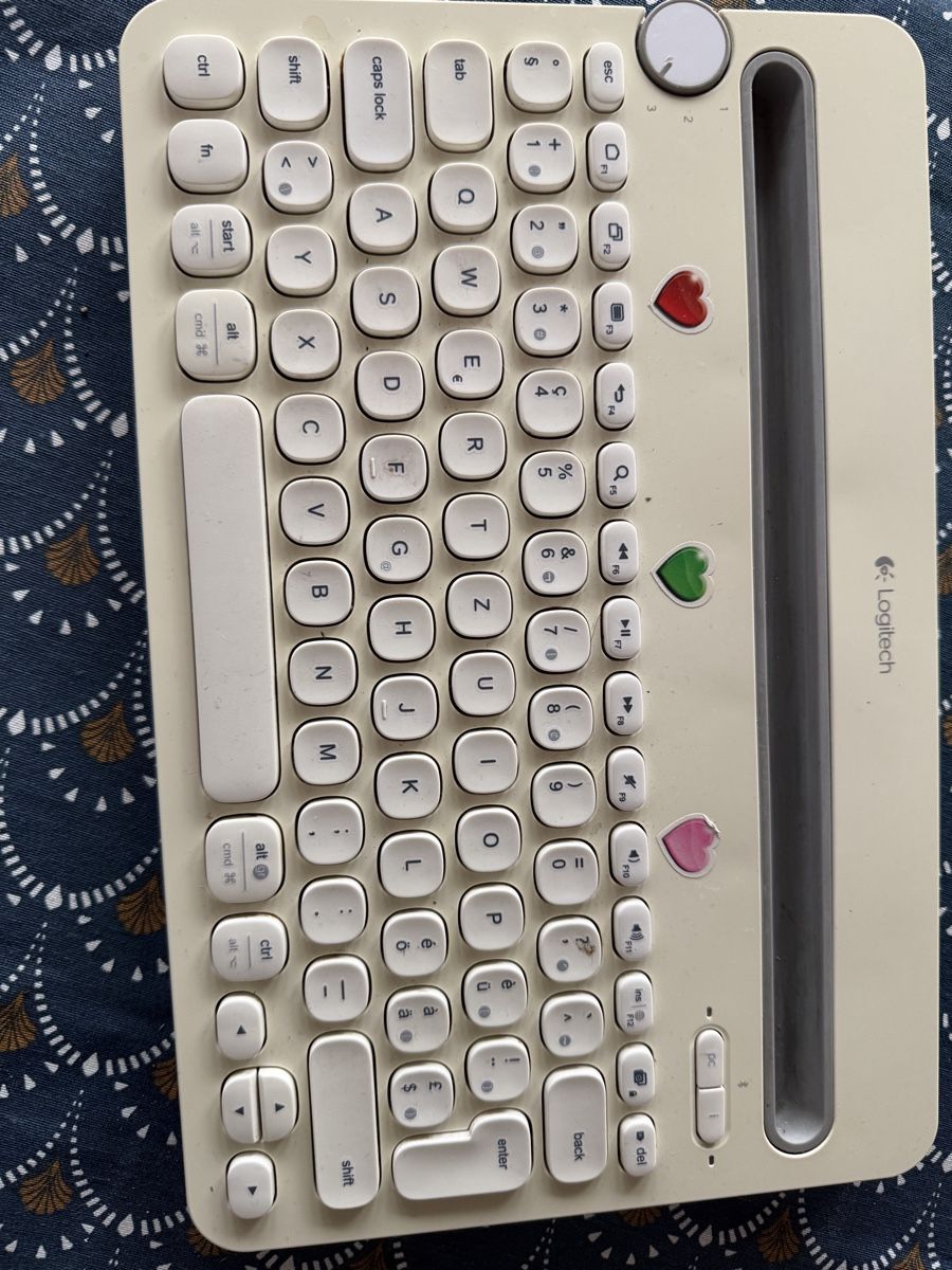 Logitech Tastaturen: Logitec clavier idéal pour tablette  – Gebraucht aus La Sagne VD von jeliquidetout