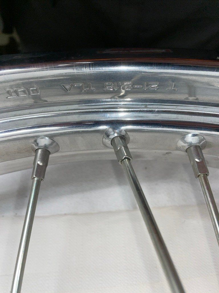 Harley-Davidson Pneus & Kompletträder: Harley Vorderrad 43700-05 – Gebraucht aus Trimmis von hajaho 2