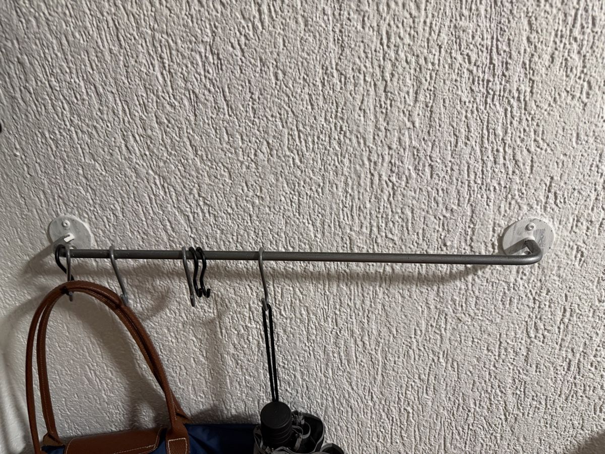 Porte manteau: Garderobenstange – D'occasion à Thun par gra_smj6