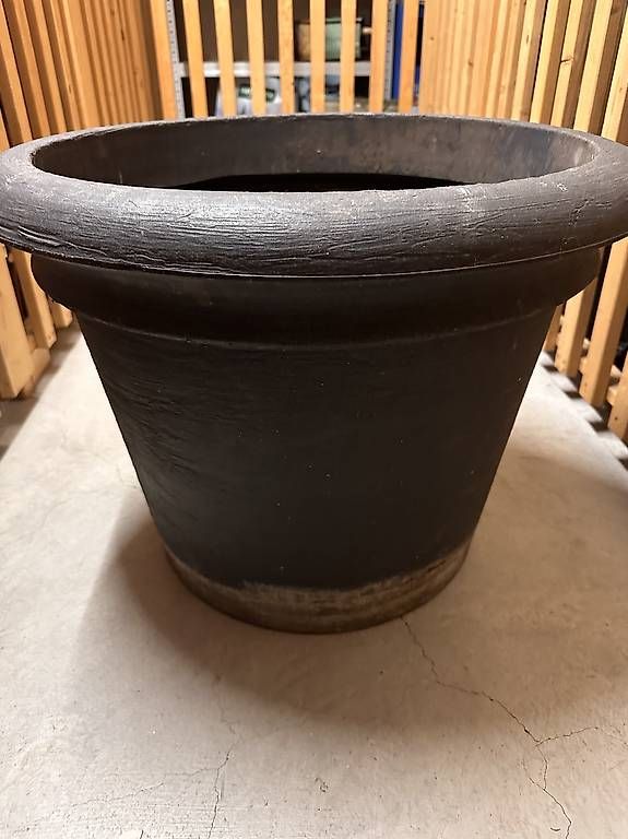 Pots de fleurs: Pflanzkübel – D'occasion à Uetikon am See par ano_mnw7