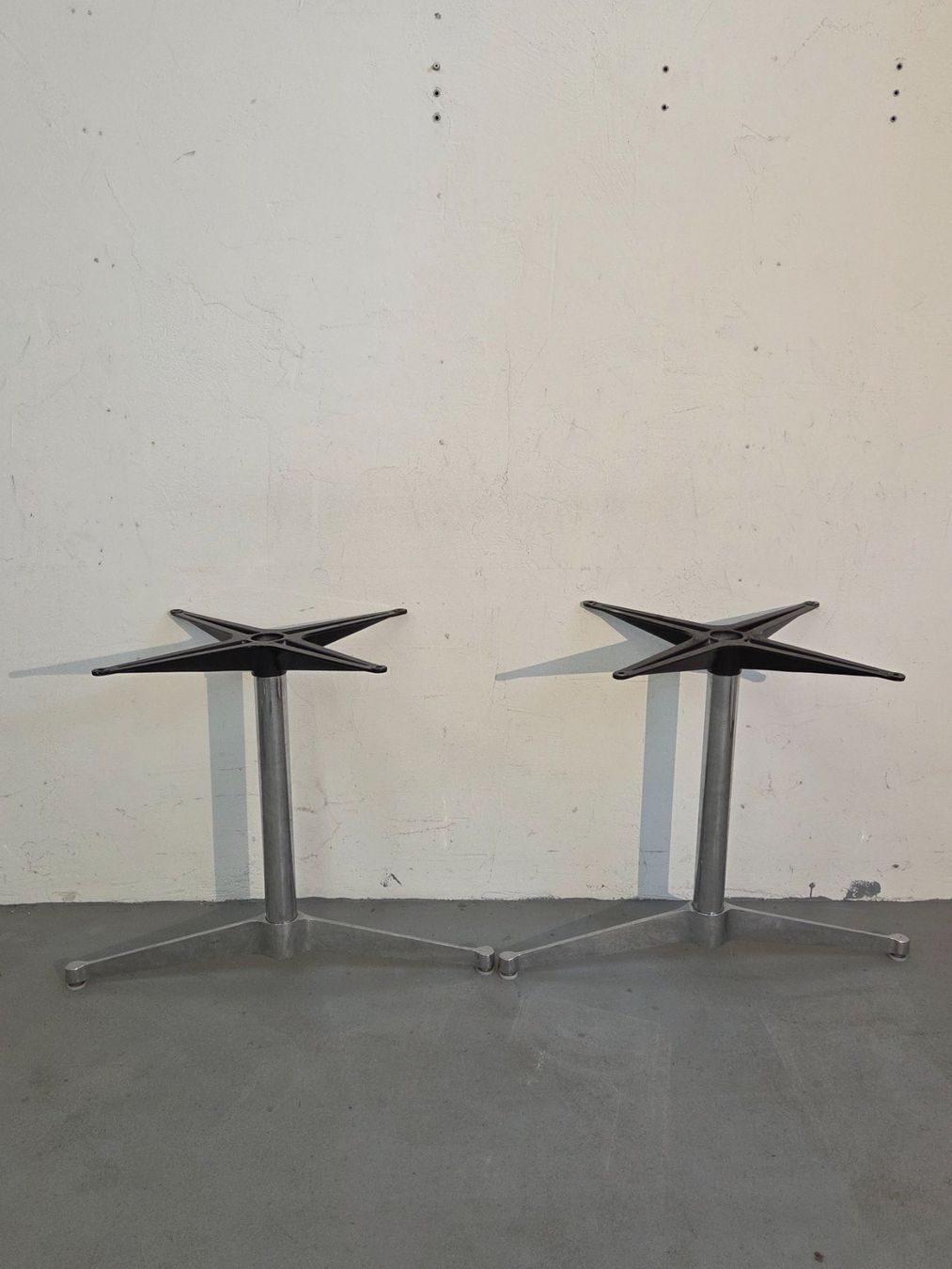 Altri mobili: 37.) Tischbeine Vitra / Eames – Usato da Zürich venduto da PeterPanama