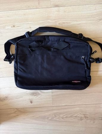 Sacoche Eastpak noir bon état 40cm