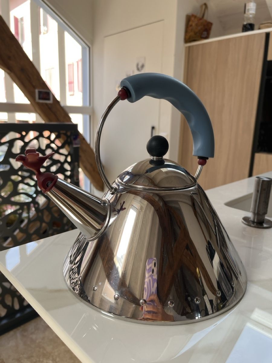 Alessi Wasserkocher: Bouilloire Alessi 9093 – Gebraucht aus Mont-sur-Rolle von Coralie96