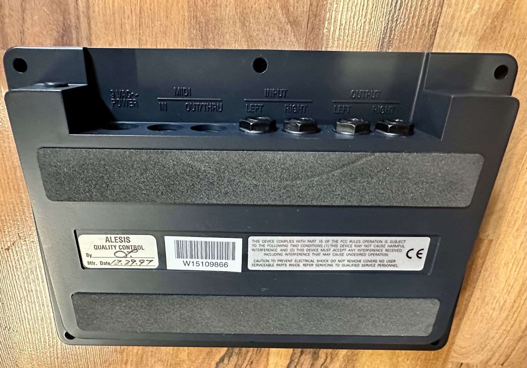 Strumenti musicali: Alesis WEDGE Desktop Reverb und Effektprozessor – Usato da Zug venduto da Keptnace 1