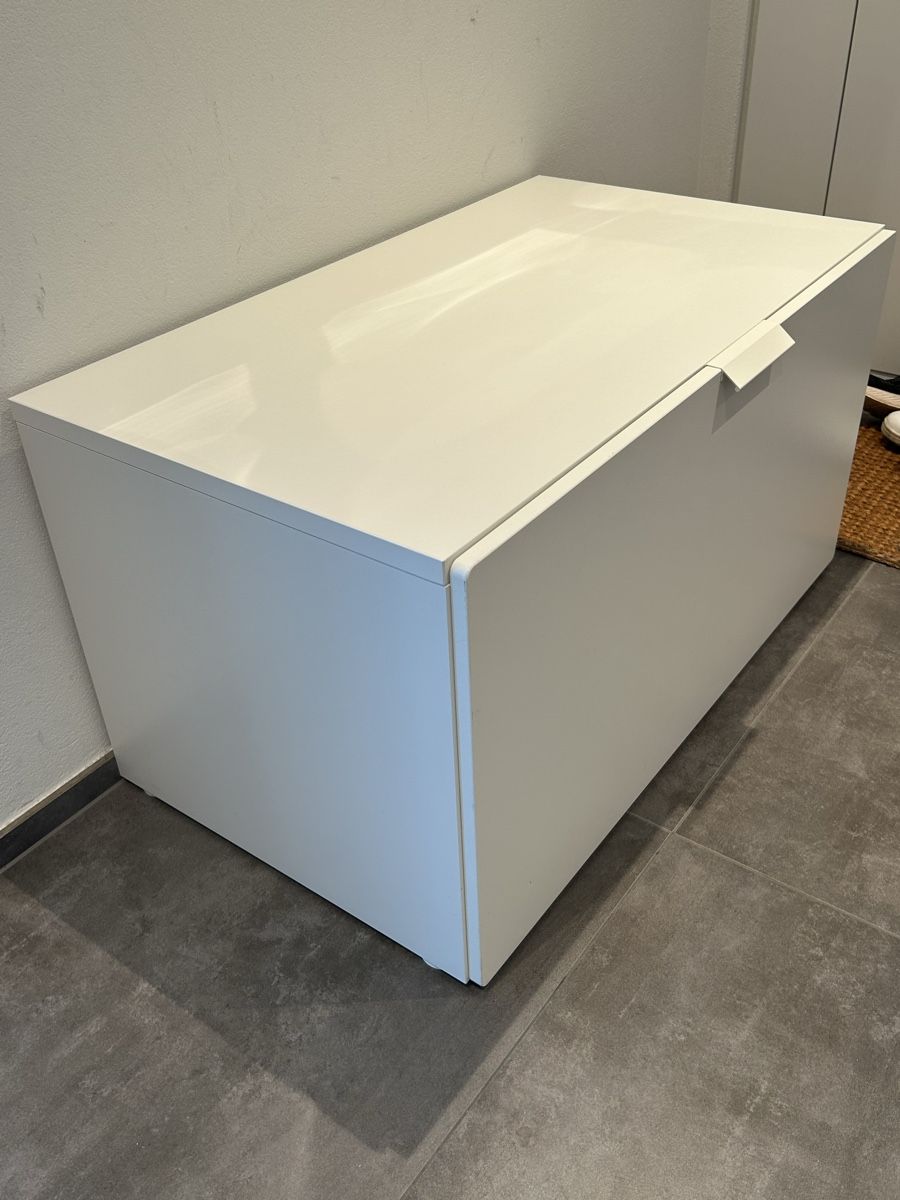 Panchine: Bank mit Kasten Smastad – Usato da Nänikon venduto da Evan12_9032 2