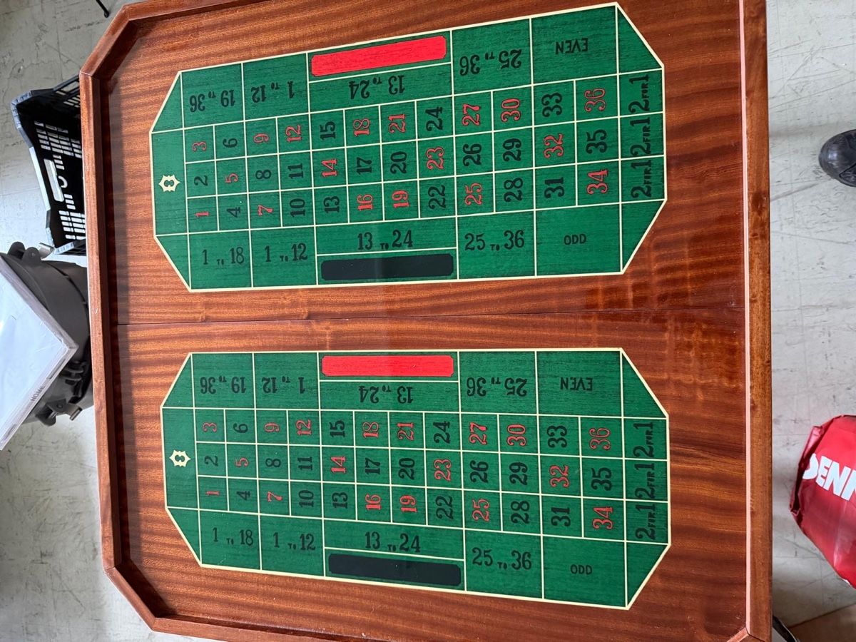 Tische: Spieltisch mit Roulette, Schach und Backgammon Einlage – Gebraucht aus St. Gallen von ima_h6l9 4