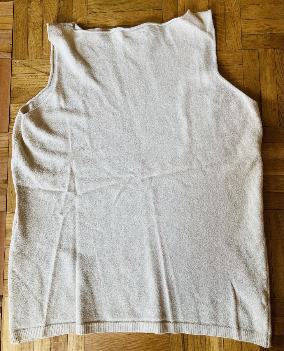 Zara Top: Top écru Zara près du corps  – Usato da Ardon venduto da hel_2sxp