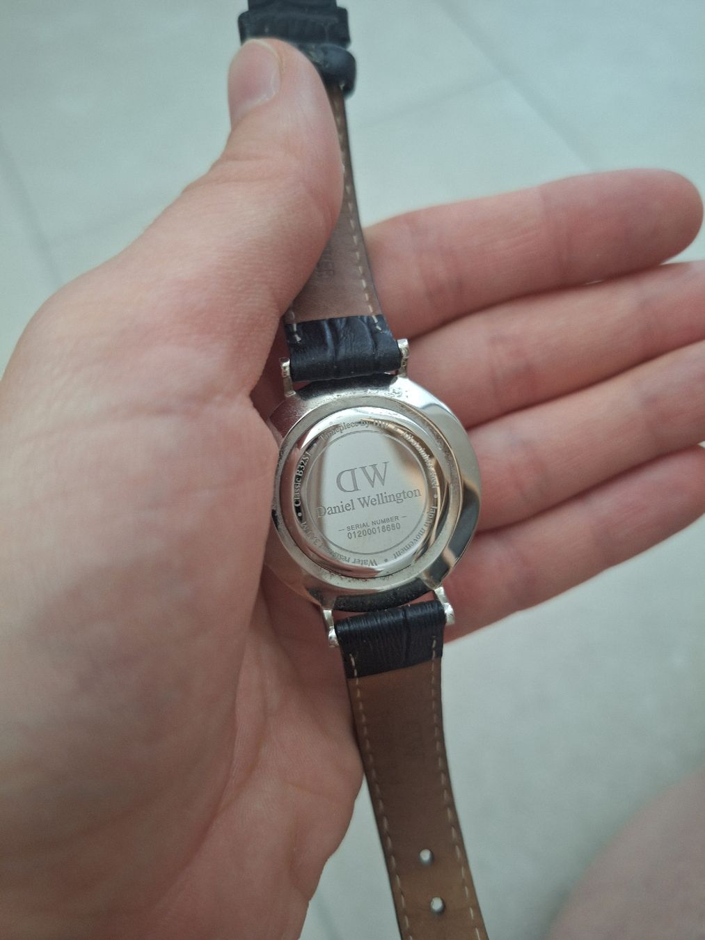 Daniel Wellington Orologi: Daniel Wellington Uhr Lederarmband silberfarben – Usato da Rain venduto da Celi5262_ 1