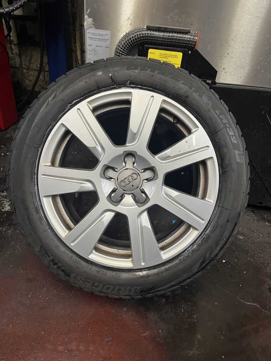 Audi Cerchioni: Alufelgen 225/50 R17 Audi – Usato da Luzern venduto da elijakiki