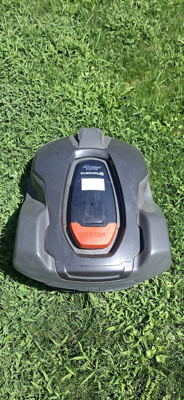 Husqvarna Tondeuses à gazon: Robot Husqvarna 430X  – D'occasion à Vex par canelle78