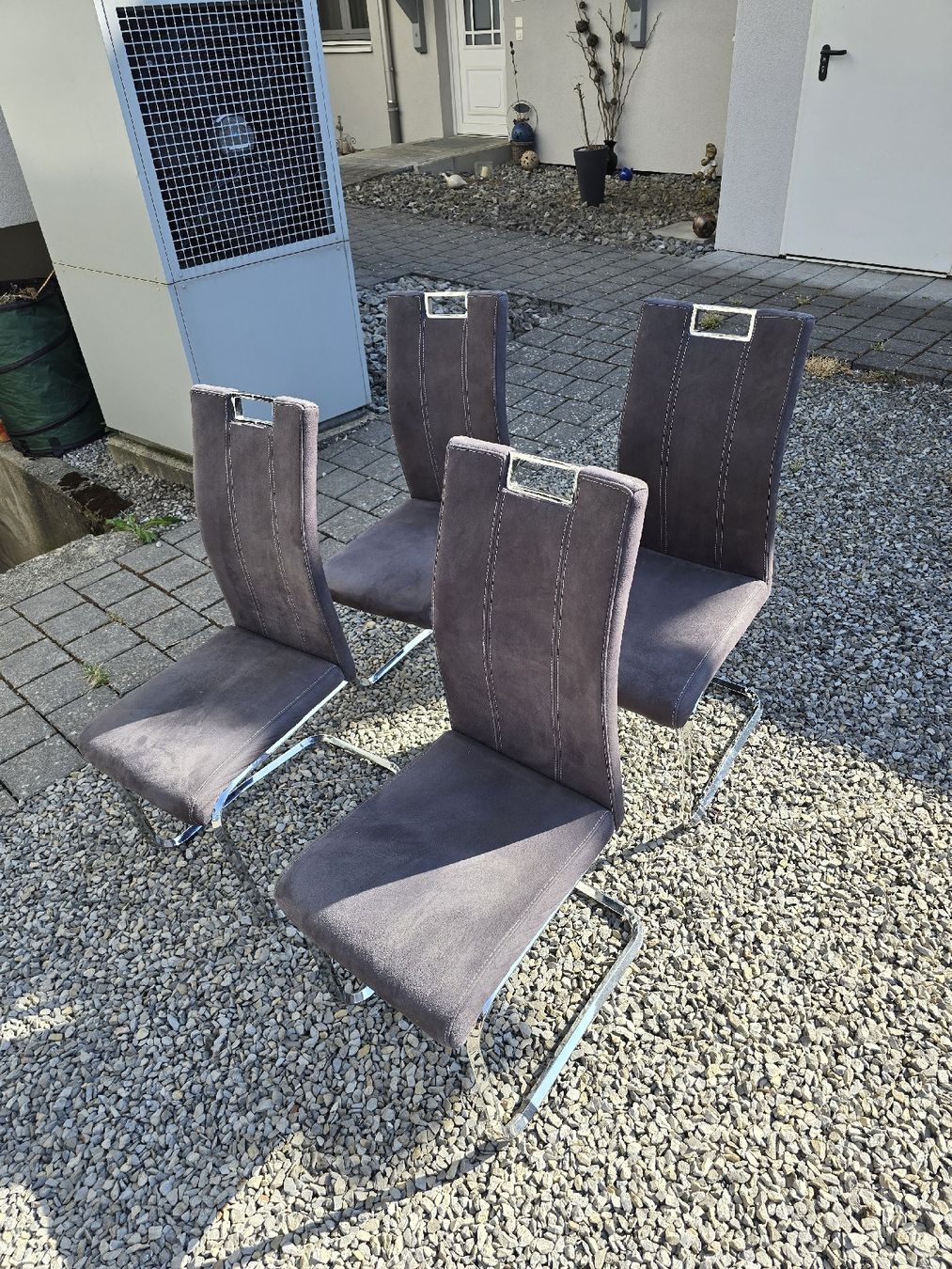 Chaises: Freischwinger Stühle – D'occasion à Eiken par Flori91