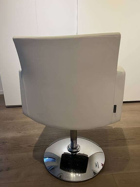 Chaises: Sedia in eco pelle girevole – D'occasion à Lugano par fed_f6zt 2