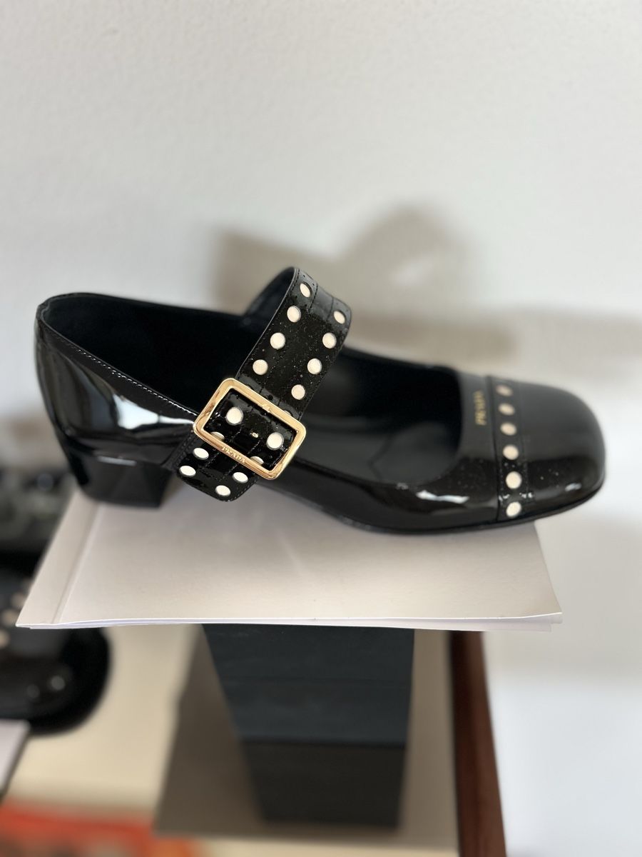 Prada Scarpe da donna: Chaussures Prada Mary Jane vernies taille 38 – Usato da Arzier-Le Muids venduto da kaczuszka 1
