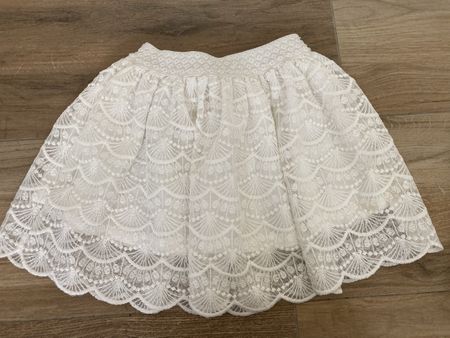 Cute White Lace Skirt !