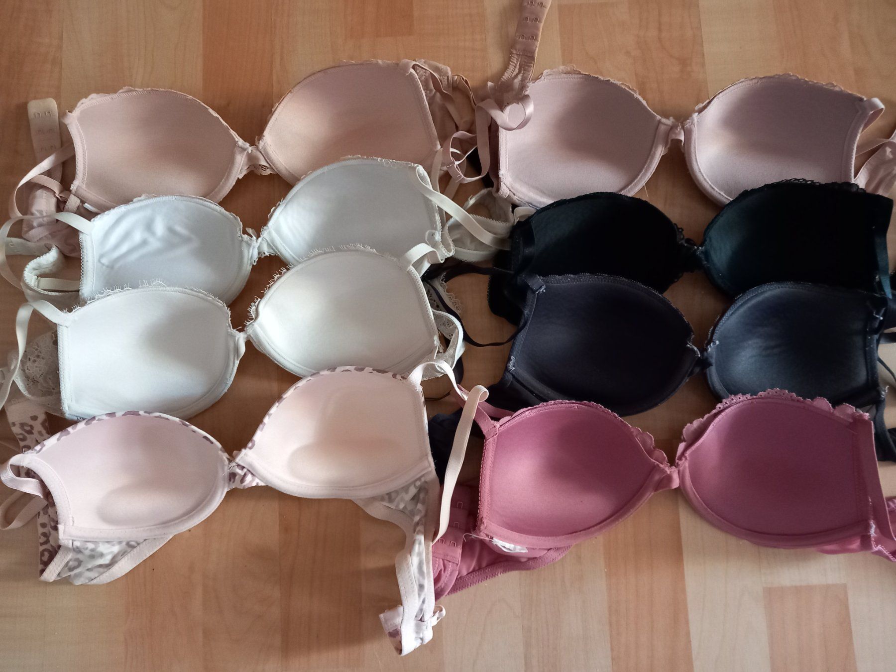 Altra biancheria intima: BH - Paket, 8 Stück, 75 B – Usato da Wanzwil venduto da lonelybeachhouse 9