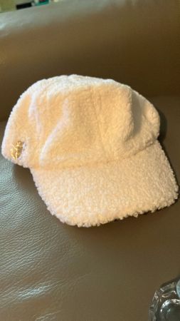 Cappellino invernale Guess "collezione montagna" + custodia