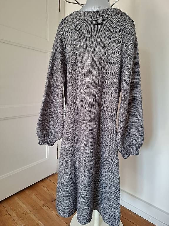Vestiti: Nümph Strickkleid – Usato da Bern venduto da chs_9kyd 4