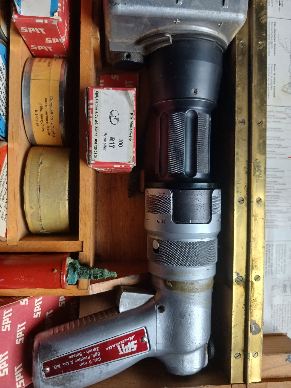 Spit Alle Werkzeuge: pistolet a clou SPIT – Defekt aus Fontaines NE von Dimeh 3