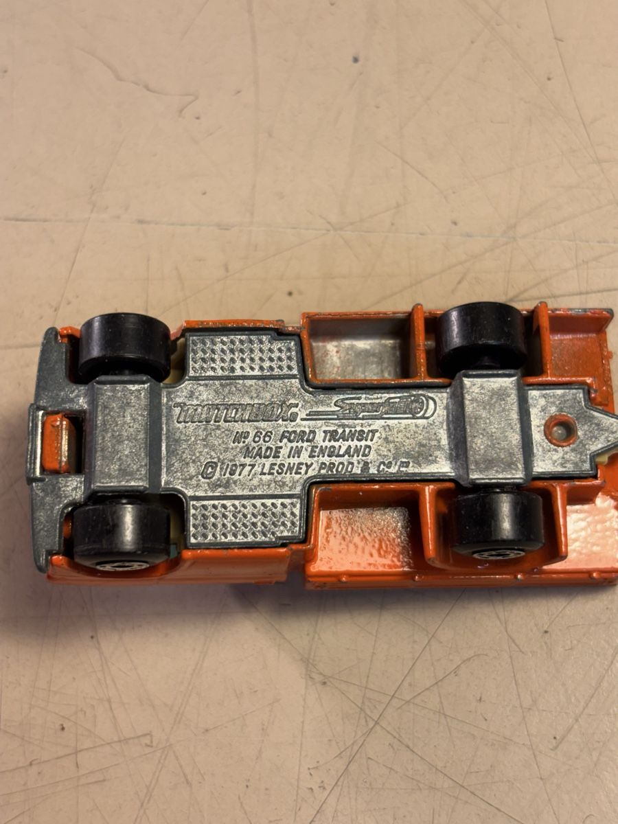Matchbox Modellini d'auto: Matchbox Ford Transit – Usato da Möriken AG venduto da Classics16 6