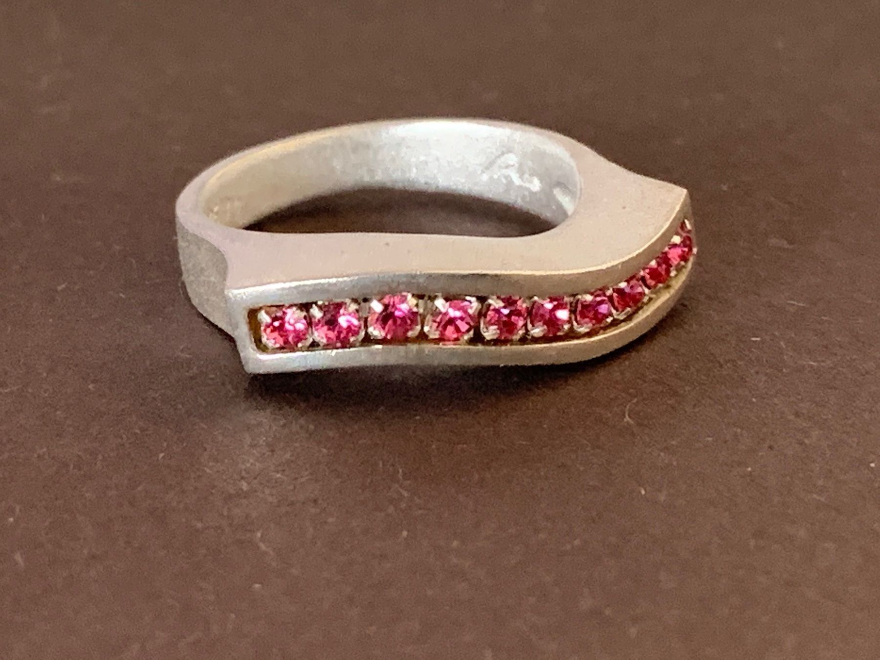 Ringe: Silberring rosarote steinreihe 53/55/57 – Neu (gemäss Beschreibung) aus Dittingen von Bellevista