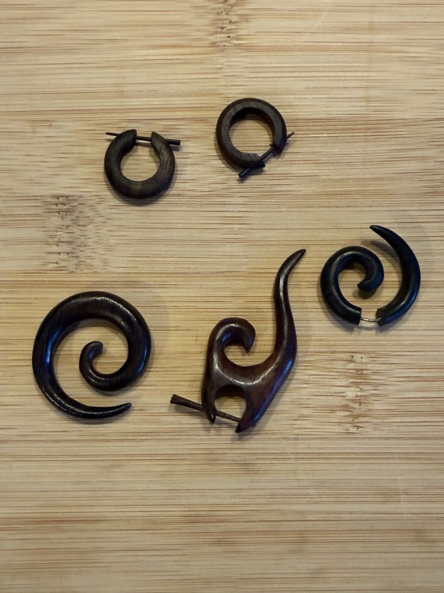 Orecchini pendenti & Orecchini a lobo: Ohrringe braun in verschiedene Formen – Usato da Basel venduto da zukk_
